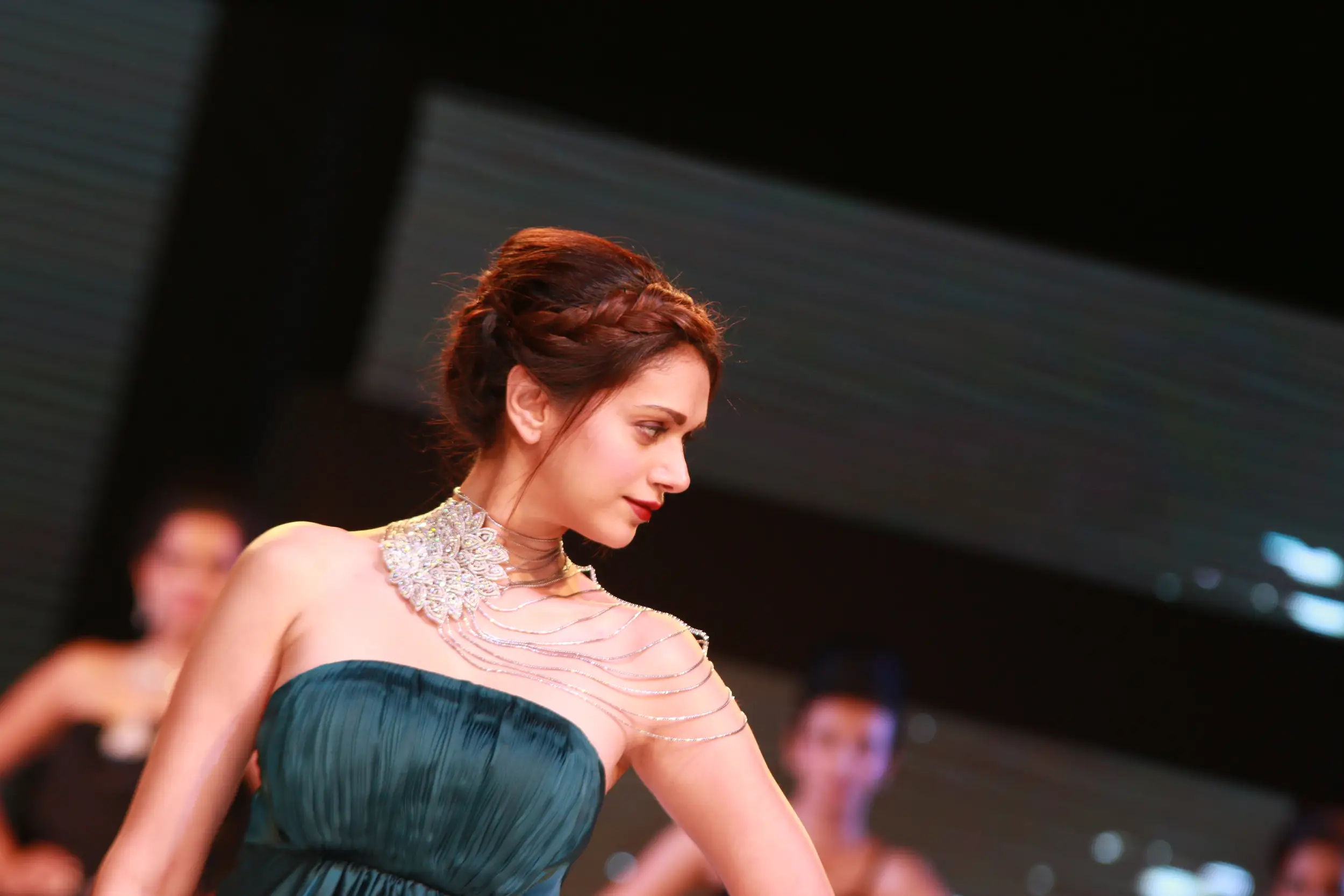 Glamour Events with group of people dressed formally posing